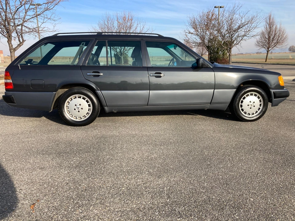 1993 Mercedes-Benz W124 E-Class - Image 12 of 31