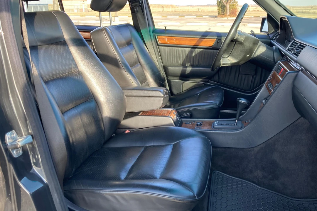 1993 Mercedes-Benz W124 E-Class - Image 22 of 31