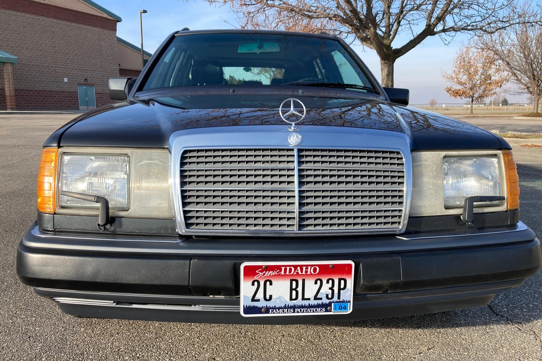 1993 Mercedes-Benz W124 E-Class - Image 2 of 31