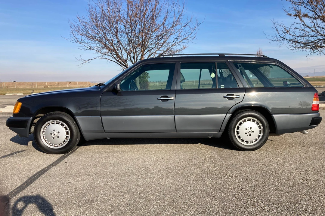 1993 Mercedes-Benz W124 E-Class - Image 3 of 31