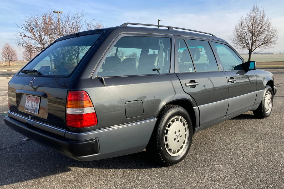 1993 Mercedes-Benz W124 E-Class - Image 4 of 31