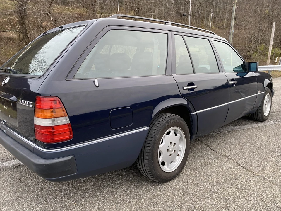 1993 Mercedes-Benz W124 E-Class - Image 13 of 31