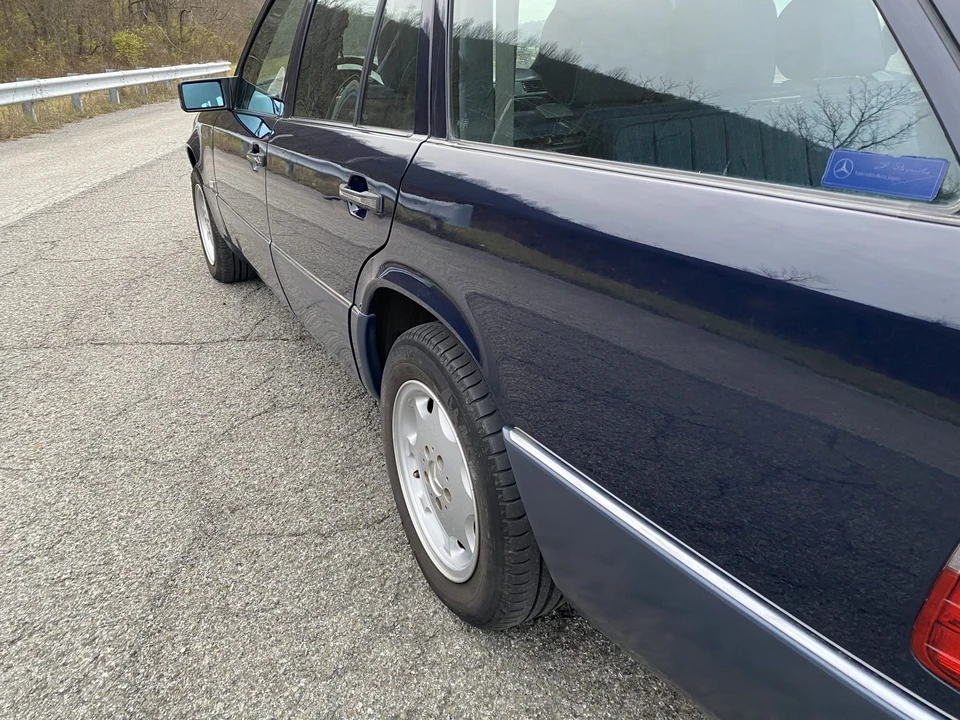 1993 Mercedes-Benz W124 E-Class - Image 25 of 31