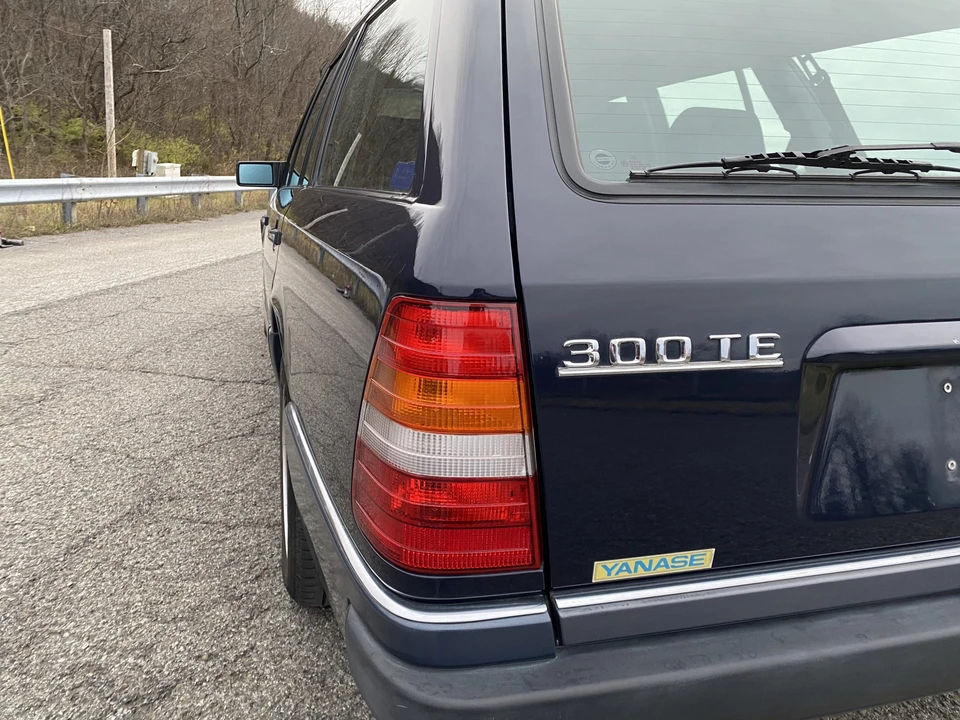 1993 Mercedes-Benz W124 E-Class - Image 28 of 31
