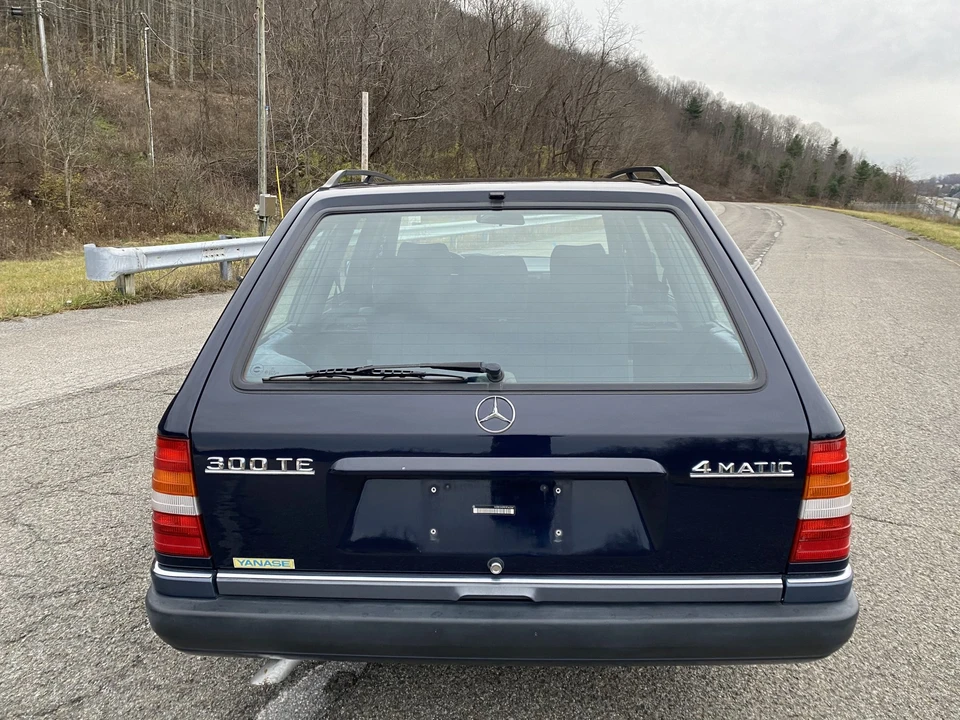 1993 Mercedes-Benz W124 E-Class - Image 11 of 31