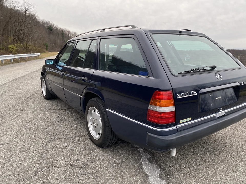 1993 Mercedes-Benz W124 E-Class - Image 22 of 31