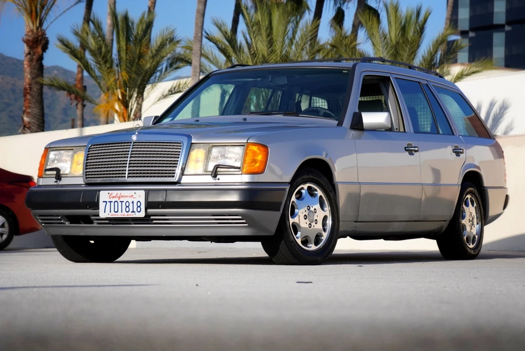 1993 Mercedes-Benz W124 E-Class - Image 2 of 31