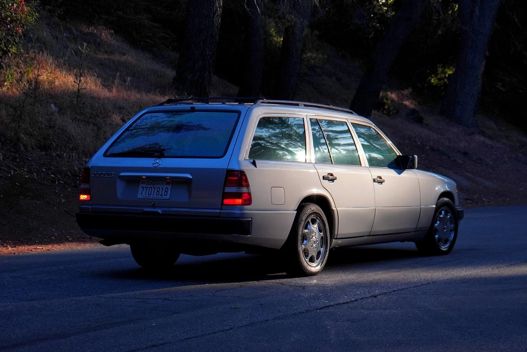 1993 Mercedes-Benz W124 E-Class - Image 26 of 31