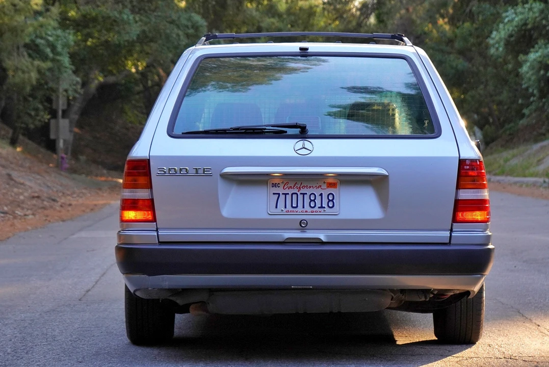 1993 Mercedes-Benz W124 E-Class - Image 28 of 31