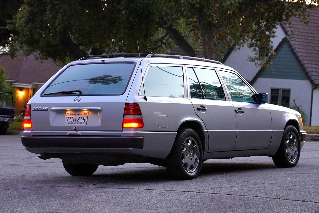 1993 Mercedes-Benz W124 E-Class - Image 25 of 31