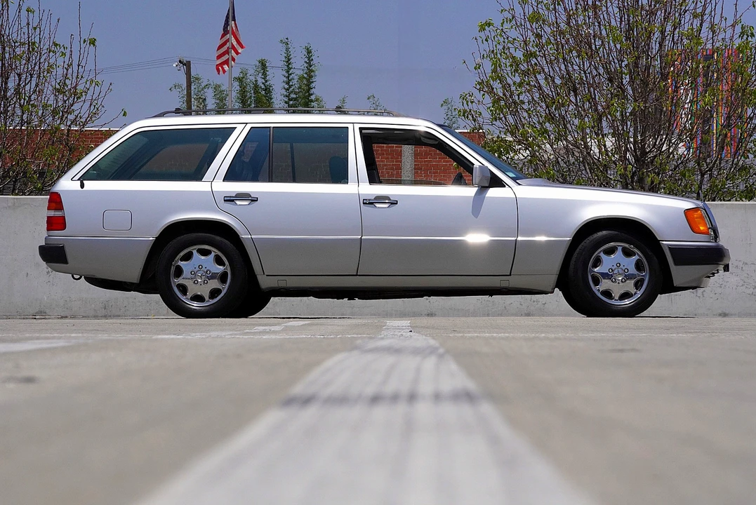 1993 Mercedes-Benz W124 E-Class - Image 23 of 31