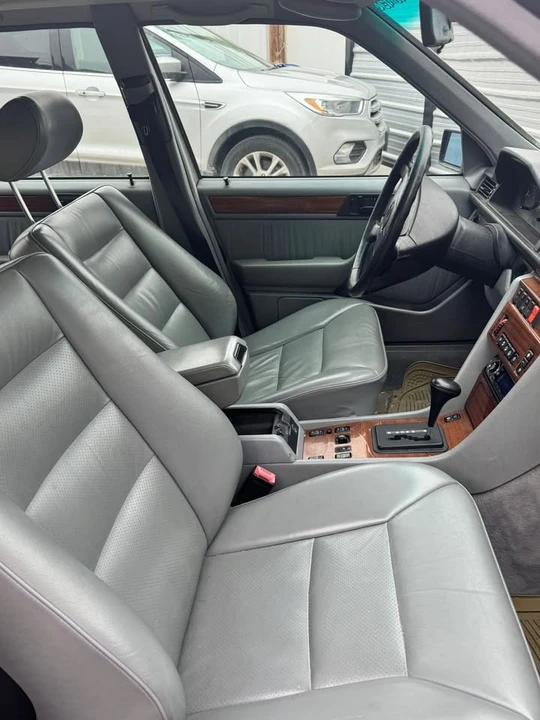 1993 Mercedes-Benz W124 E-Class - Image 12 of 14