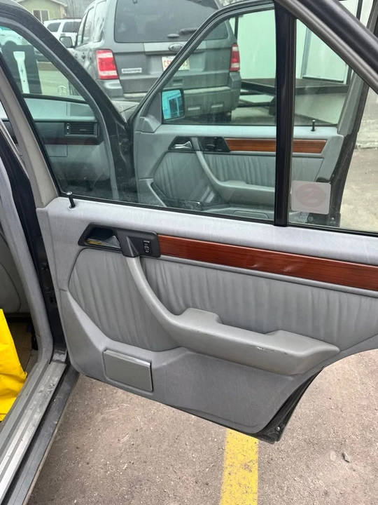 1993 Mercedes-Benz W124 E-Class - Image 13 of 14