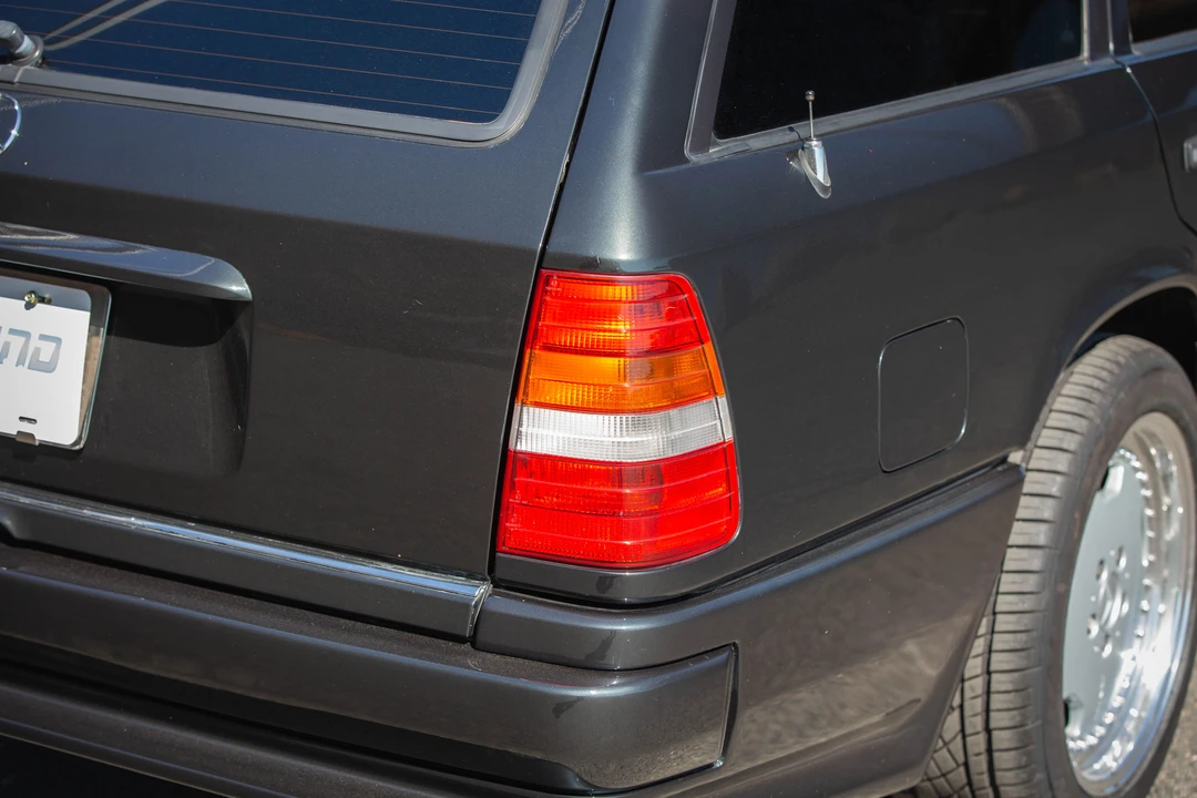 1993 Mercedes-Benz W124 E-Class - Image 18 of 31