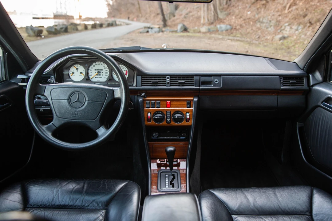 1993 Mercedes-Benz W124 E-Class - Image 31 of 31