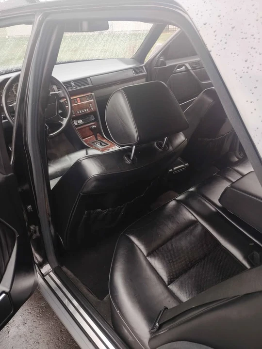 1993 Mercedes-Benz W124 E-Class - Image 12 of 20