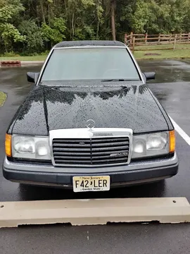 1993 Mercedes-Benz 400 E Sedan 4D