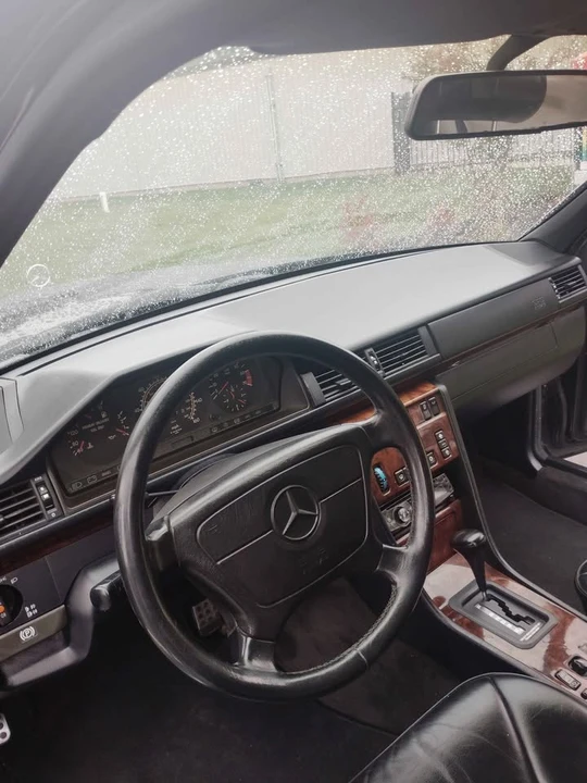 1993 Mercedes-Benz W124 E-Class - Image 8 of 20
