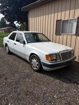 1993 Mercedes-Benz 400 E Sedan 4D