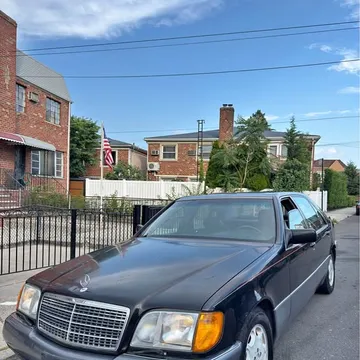 1993 Mercedes-Benz 400 SEL Sedan 4D