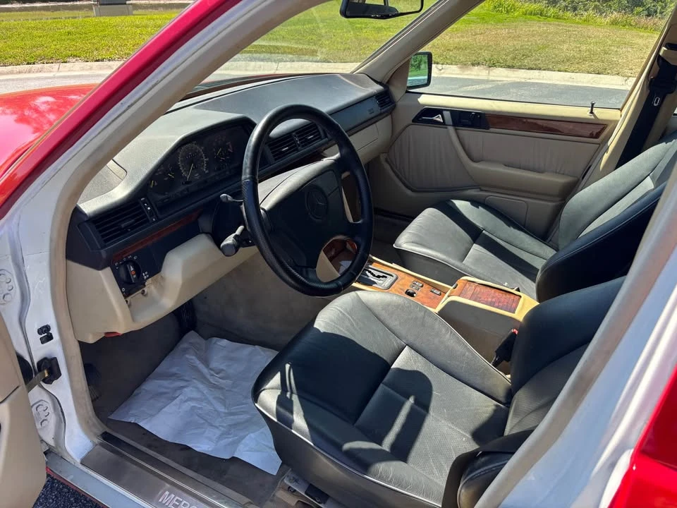 1993 Mercedes-Benz W124 E-Class - Image 9 of 12