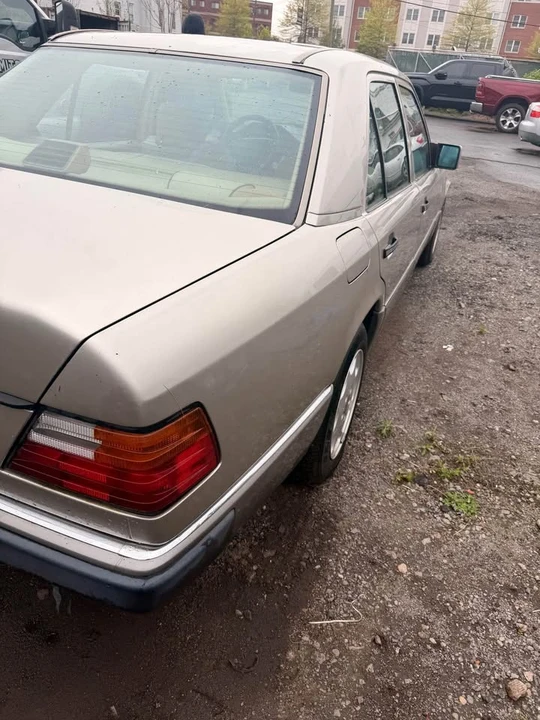 1993 Mercedes-Benz W124 E-Class - Image 7 of 11