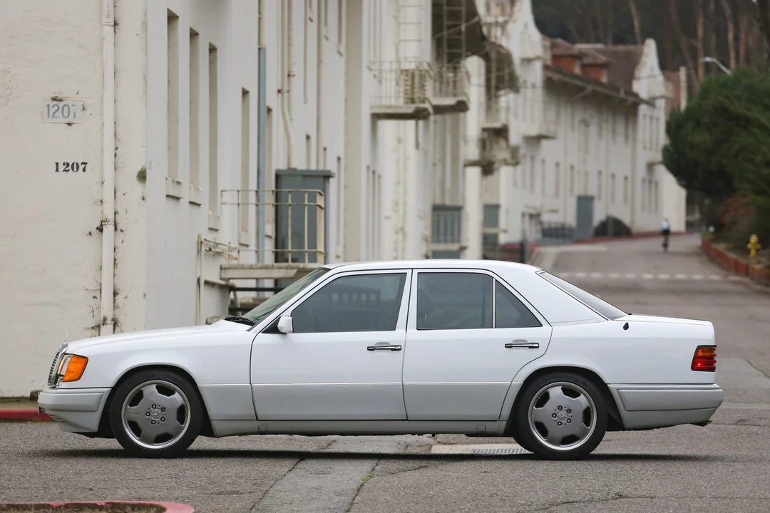1993 Mercedes-Benz W124 E-Class - Image 12 of 31