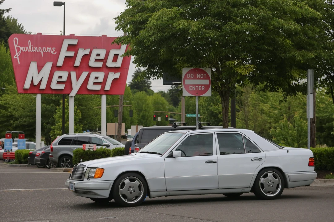 1993 Mercedes-Benz W124 E-Class - Image 11 of 31