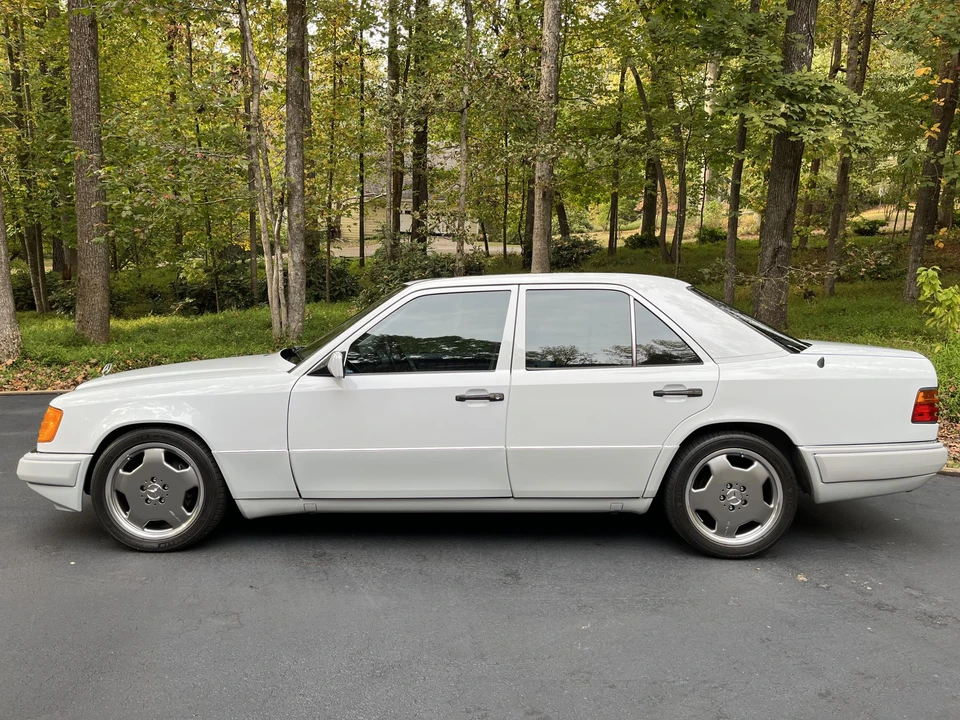 1993 Mercedes-Benz W124 E-Class - Image 8 of 31