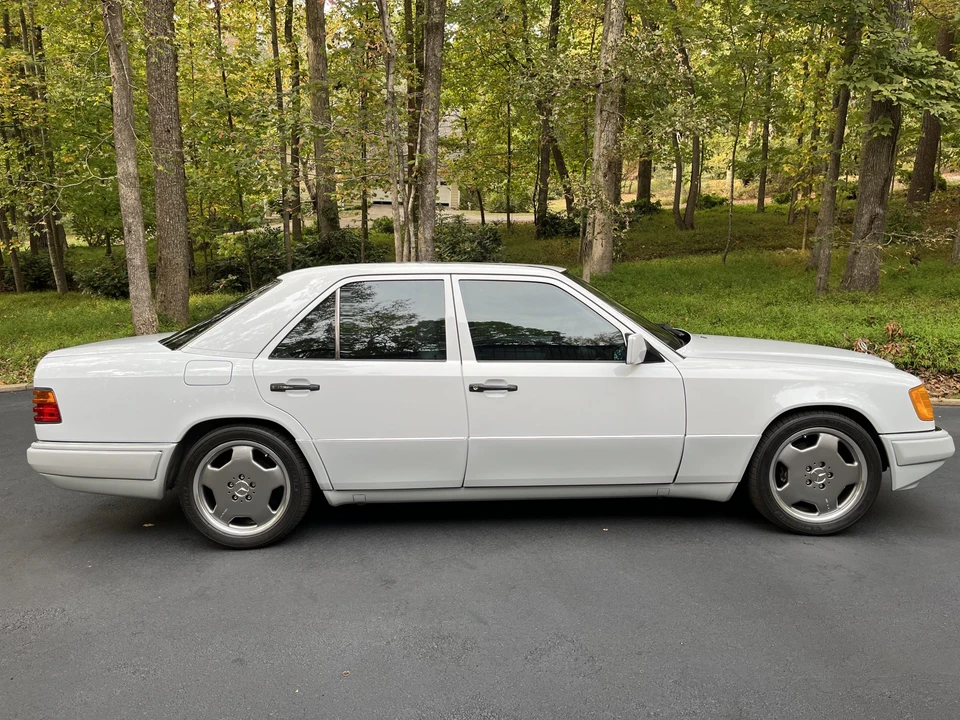 1993 Mercedes-Benz W124 E-Class - Image 23 of 31