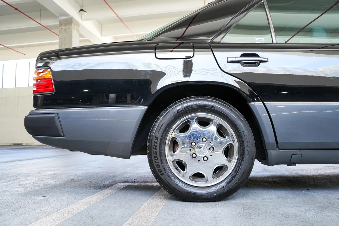 1993 Mercedes-Benz W124 E-Class - Image 28 of 31