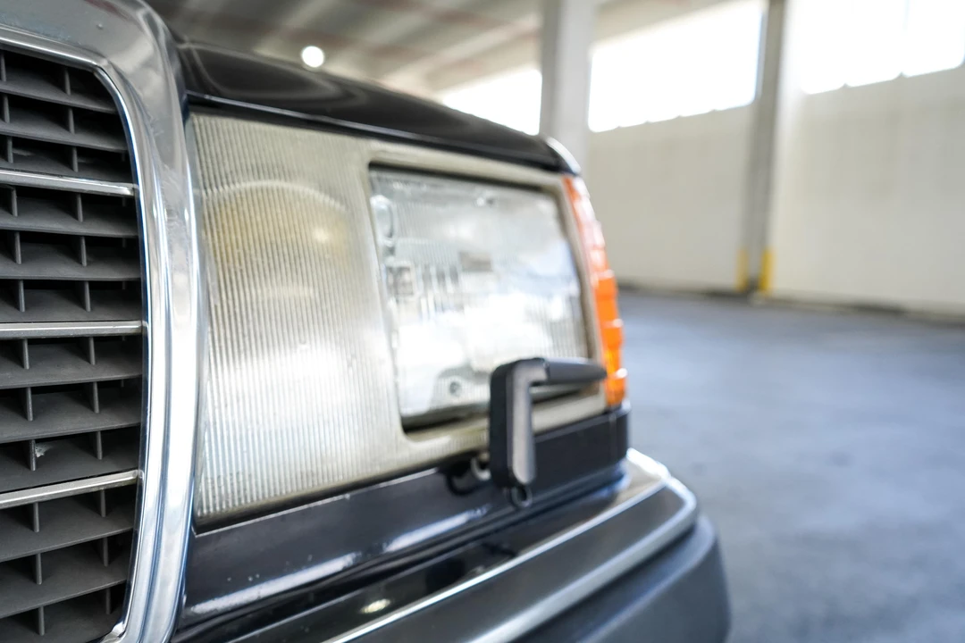 1993 Mercedes-Benz W124 E-Class - Image 14 of 31