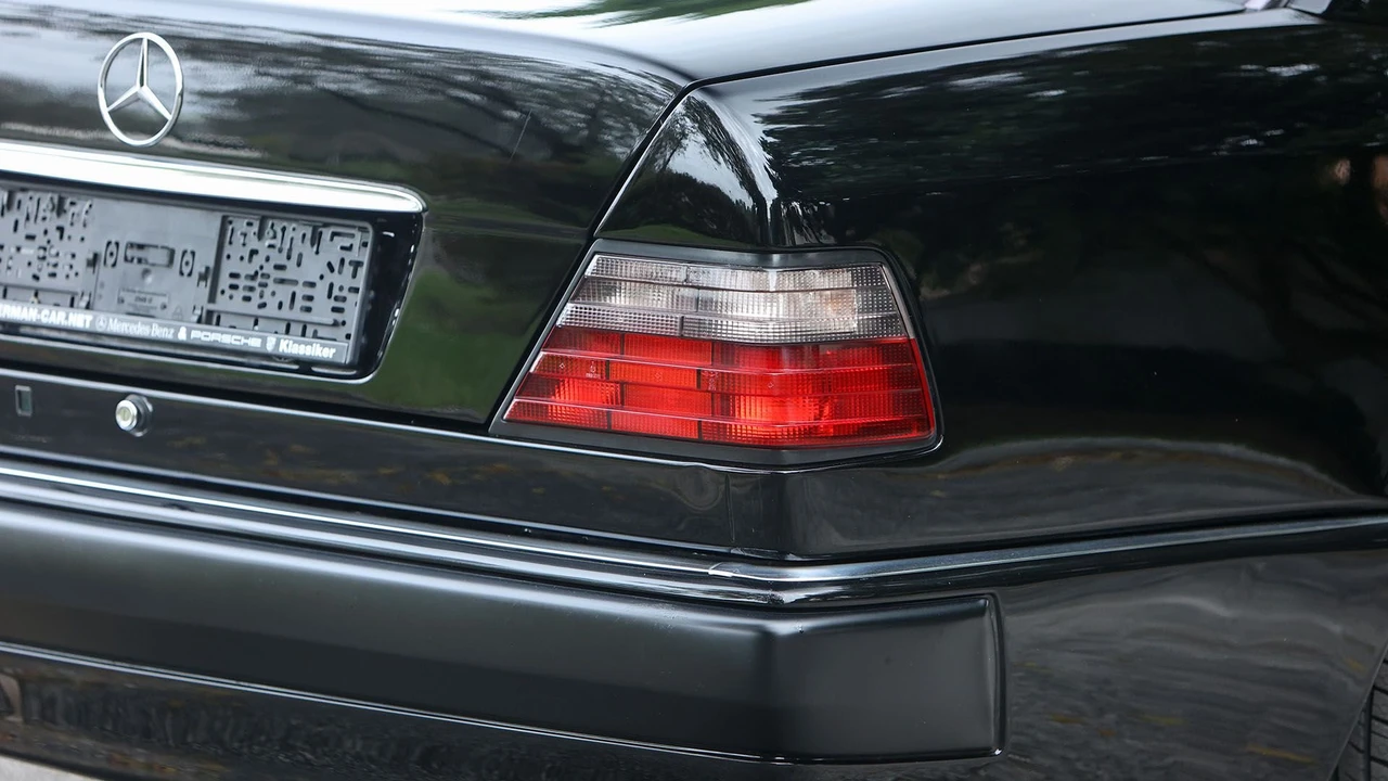 1993 Mercedes-Benz 500E & E500 - Image 16 of 31