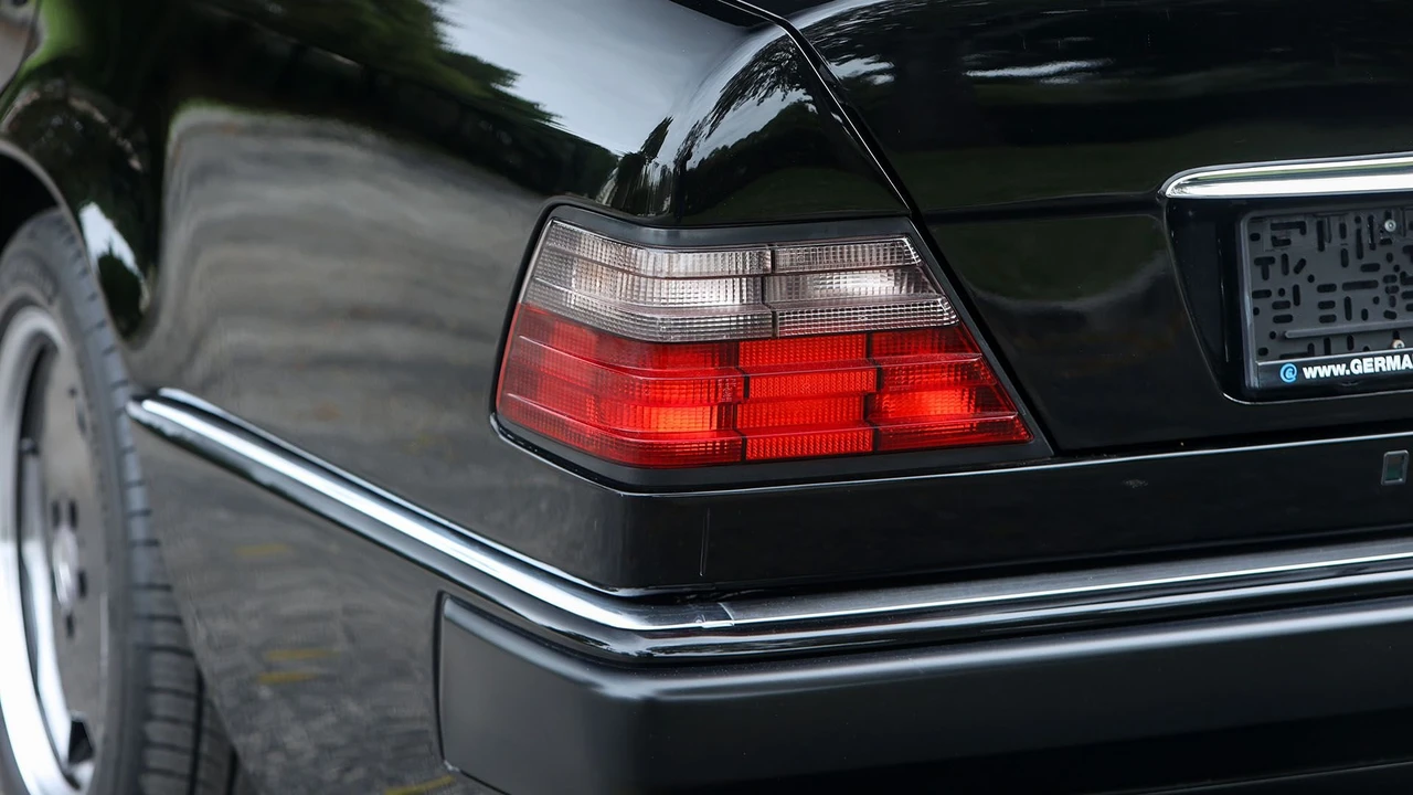 1993 Mercedes-Benz 500E & E500 - Image 18 of 31