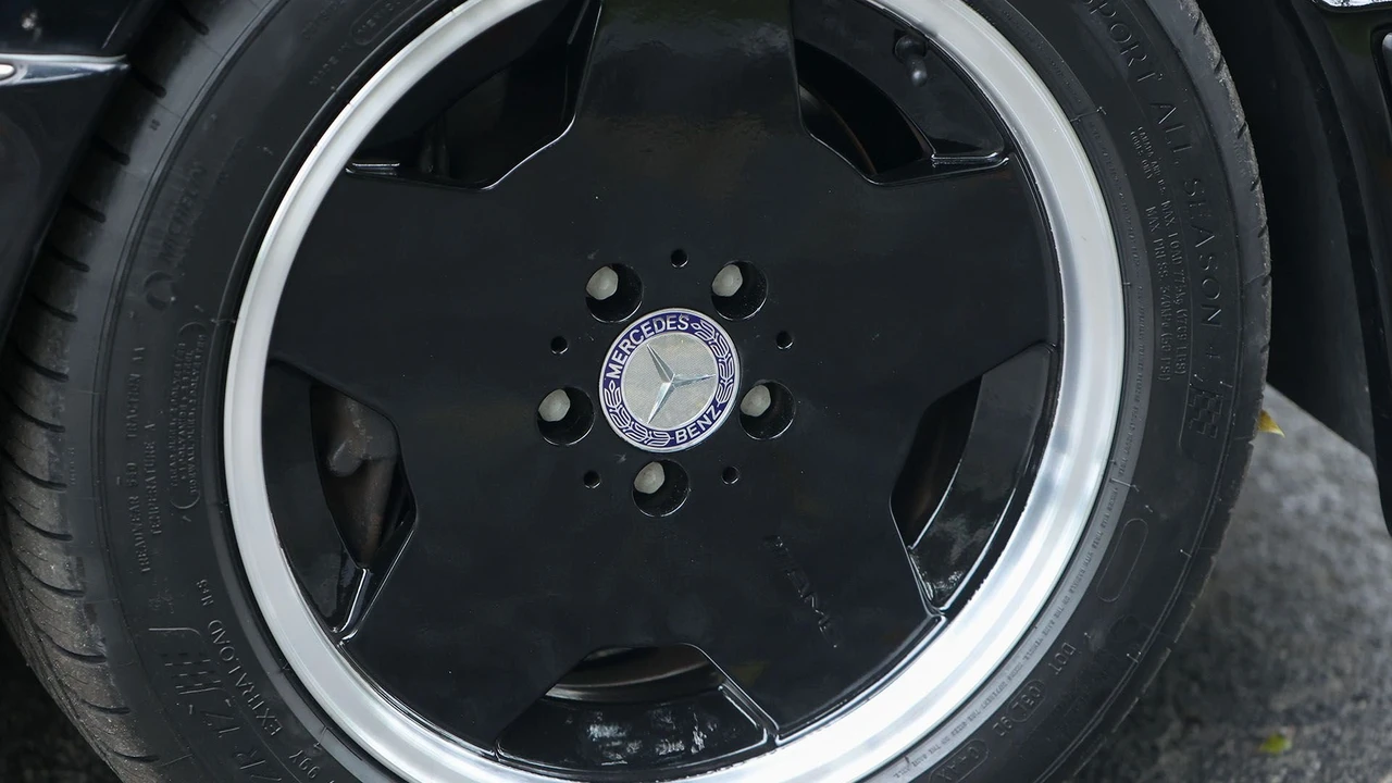 1993 Mercedes-Benz 500E & E500 - Image 10 of 31