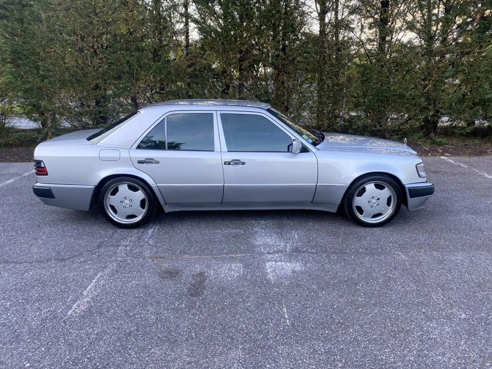 1993 Mercedes-Benz 500E & E500 - Image 9 of 24