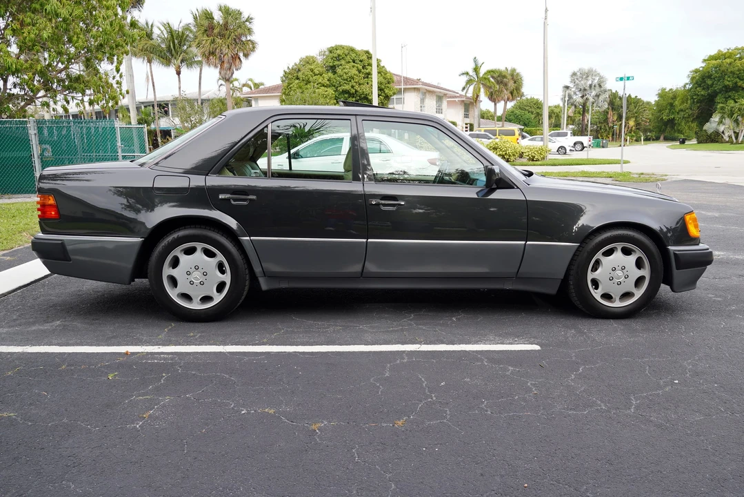 1993 Mercedes-Benz 500E & E500 - Image 9 of 31