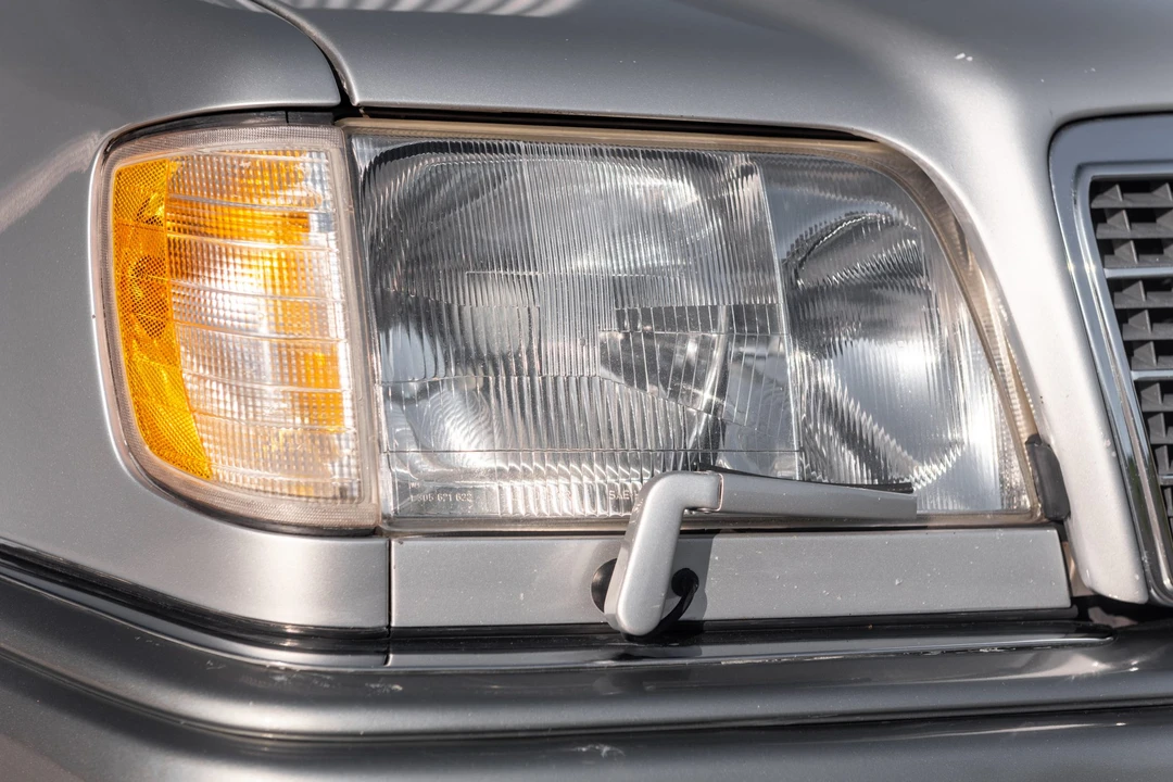 1993 Mercedes-Benz 500E & E500 - Image 24 of 31