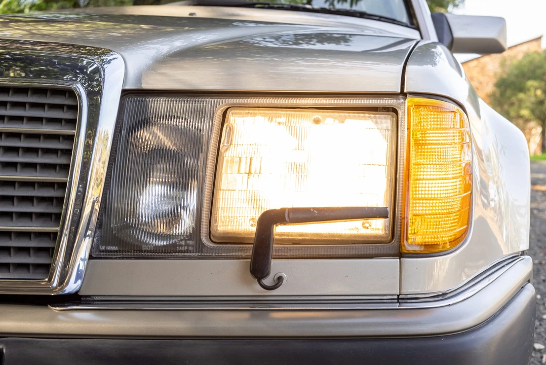 1993 Mercedes-Benz 500E & E500 - Image 17 of 31
