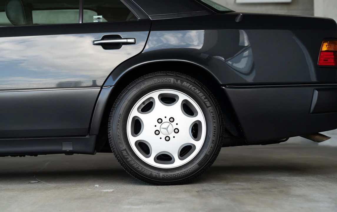 1993 Mercedes-Benz 500E & E500 - Image 17 of 22