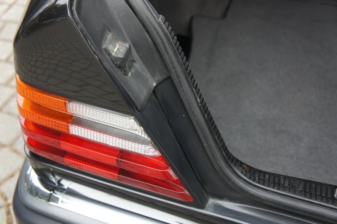 1993 Mercedes-Benz 500E & E500 - Image 27 of 31