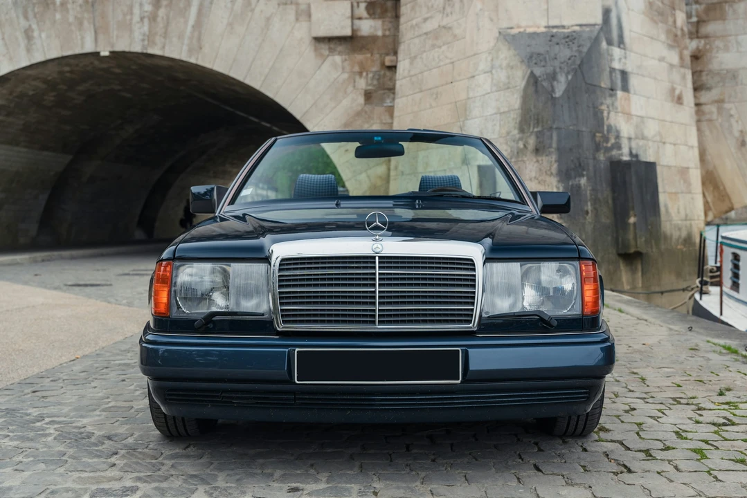 1993 Mercedes-Benz W124 E-Class - Image 2 of 21