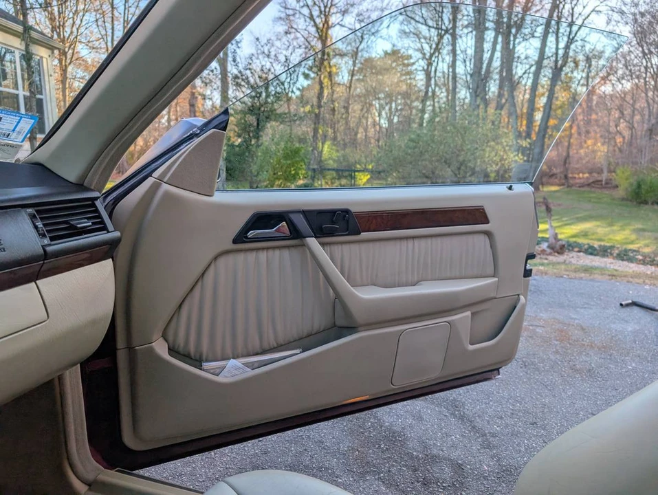 1993 Mercedes-Benz W124 E-Class - Image 11 of 24