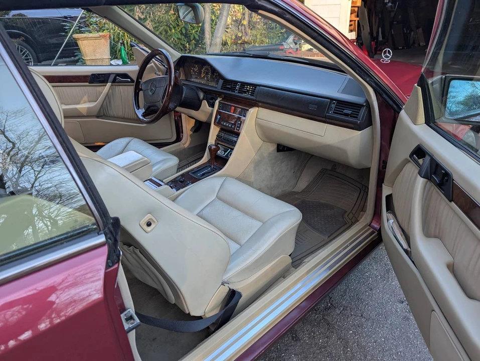 1993 Mercedes-Benz W124 E-Class - Image 17 of 24
