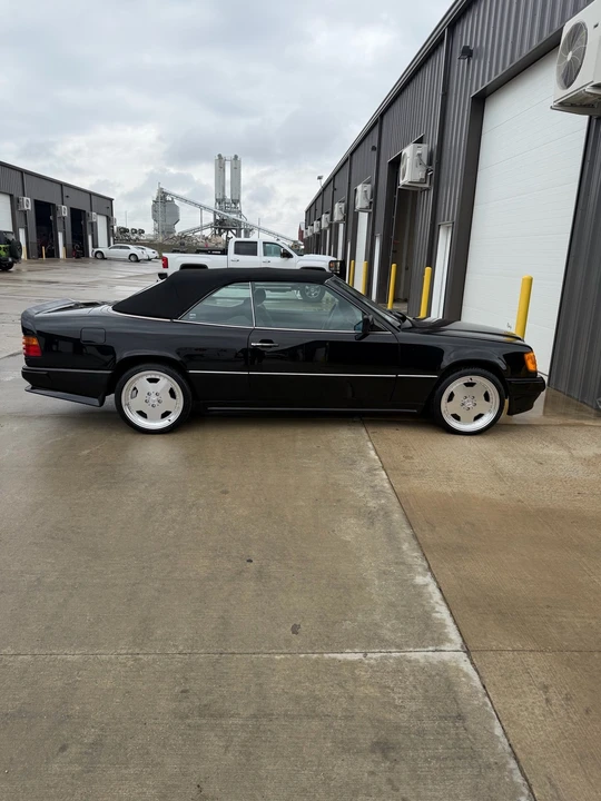 1993 Mercedes-Benz W124 E-Class - Image 9 of 17
