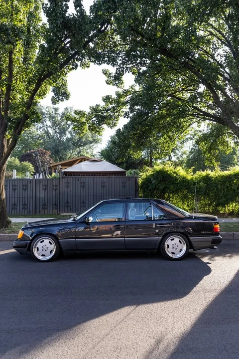 1993 Mercedes-Benz W124 E-Class - Image 2 of 8