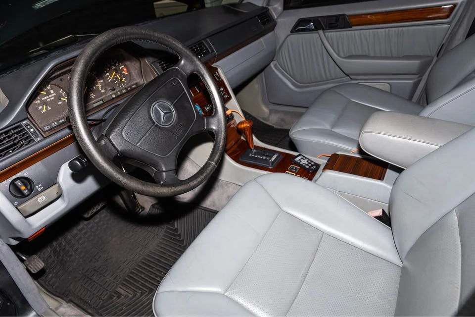 1993 Mercedes-Benz W124 E-Class - Image 6 of 8
