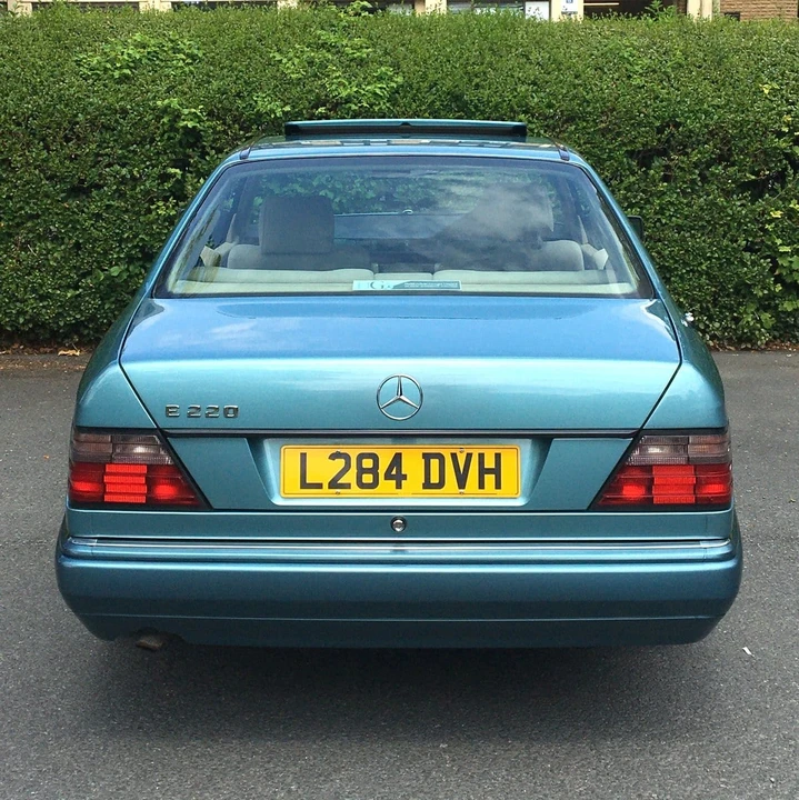 1993 Mercedes-Benz W124 E-Class - Image 8 of 30