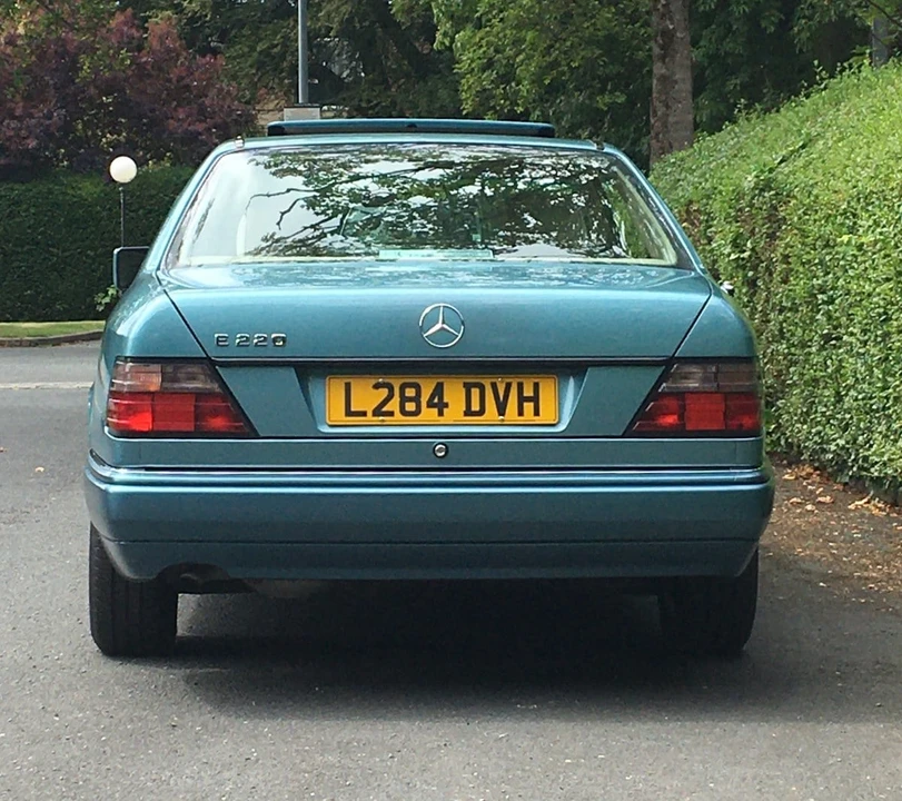 1993 Mercedes-Benz W124 E-Class - Image 14 of 30