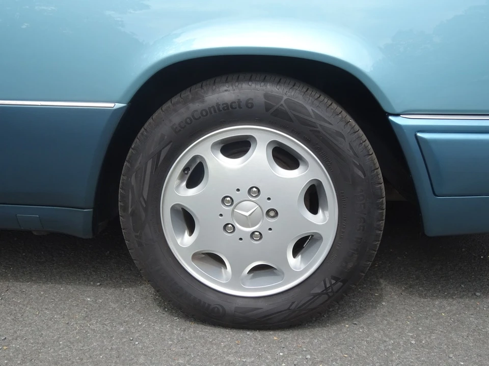 1993 Mercedes-Benz W124 E-Class - Image 19 of 30